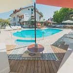 Beyaz Апартаменты *